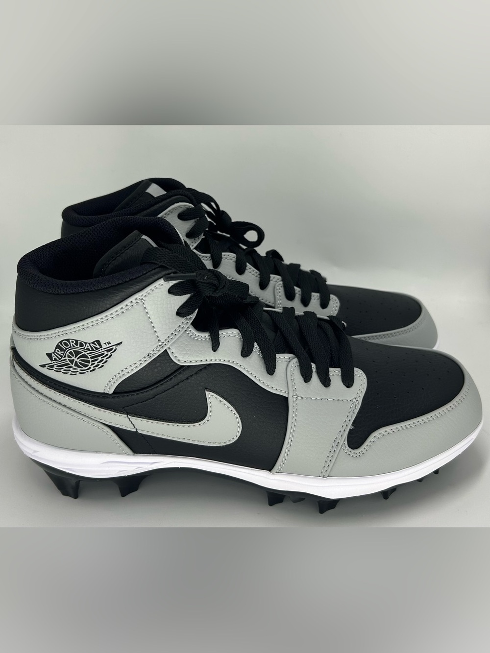 New Air Jordan 1 Mid TD Size 9.5 Us Men’s Football Cleats Black Grey FJ6805-002